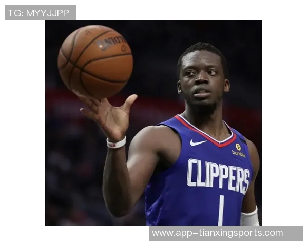 福克斯全能表现助力球队获胜16投9中贡献26分5篮板9助攻3抢断三分球命中率高