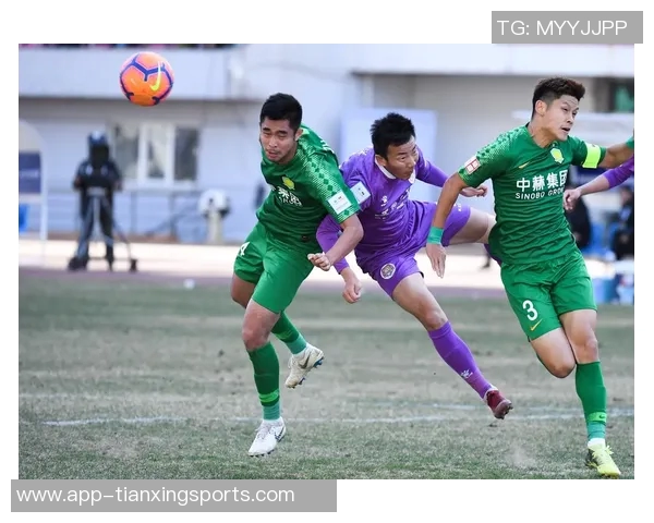 国安足协杯冠军献给已逝球迷杨雪金色座椅与奖杯共同见证感动时刻